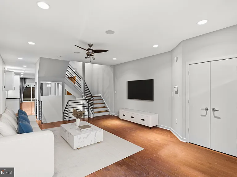765 S 15th St — Photo 14