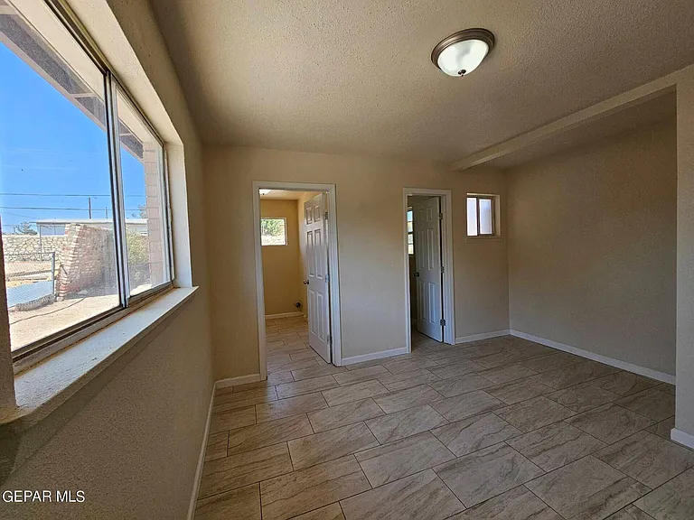 6005 Tampa Ave — Photo 9
