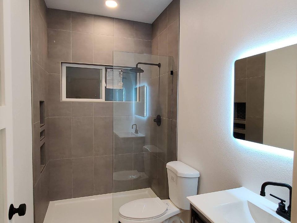1st image of 2721 Mosswood Dr