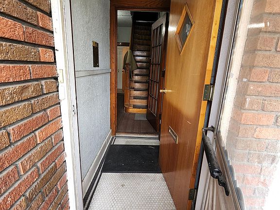 3rd image of 12 McKay Ave Floor 1