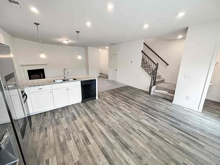5784 Silver Lake Dr — Photo 5