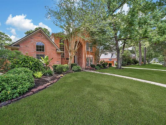 4th image of 1702 Seven Maples Dr