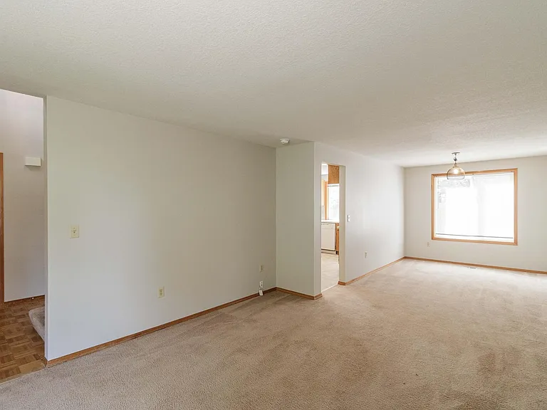 15709 NE 12th Way — Photo 8