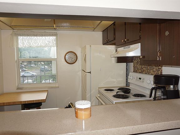 5th image of 9081 Lime Bay Boulevard #206