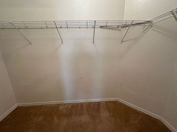 5th image of 432 Graystone Blvd