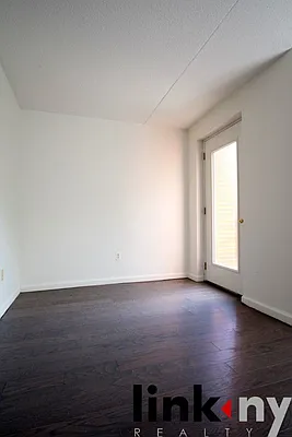 Rented by Link NY Realty | media 6