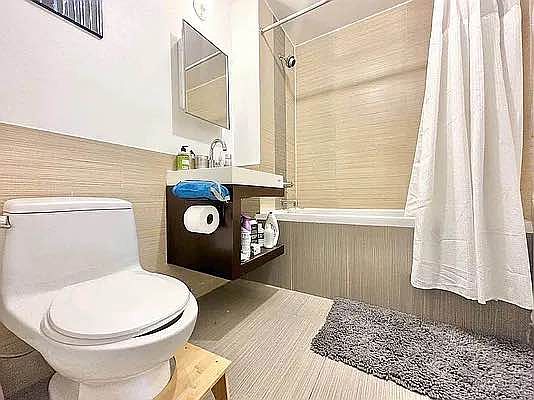 4th image of 16 Meserole St APT 1A