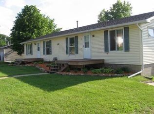 1348 Oakview Dr APT 2, Saint Charles, MN 55972