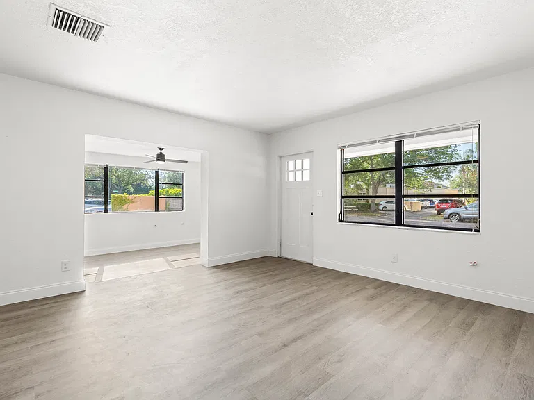 Extra sitting room or make it an office