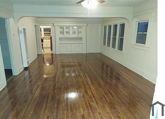 1st image of 711 W 60th St