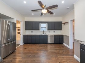 120 Bloomfield Ave