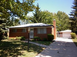 25800 Pineview Ave, Warren, MI 48091