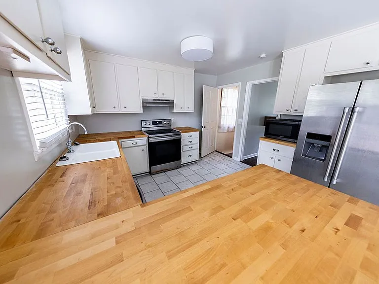 205 Lady Marion Dr — Photo 8