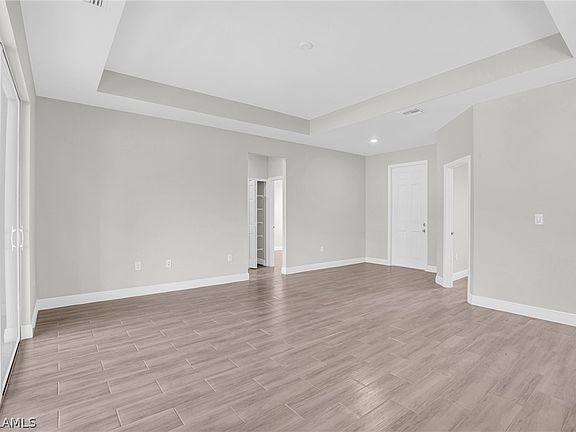 3rd image of 1057 Butler St E