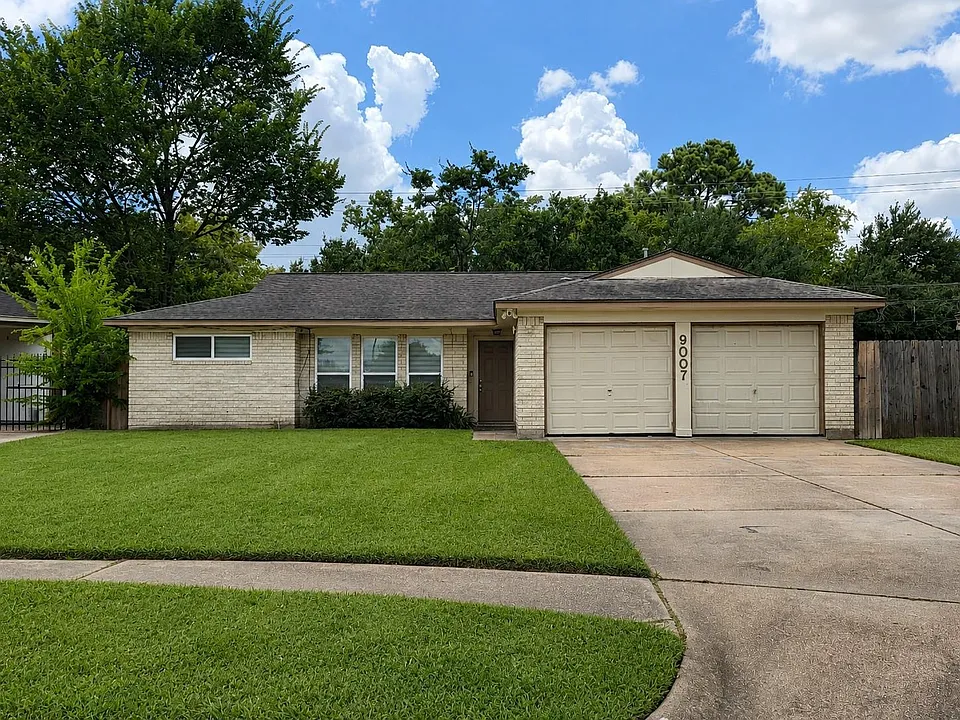 9007 Glen Shadow Dr