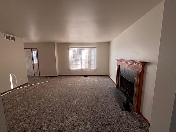 3rd image of 1401 Hazelwood Dr