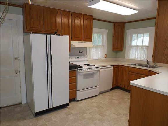 5th image of 531 W Mechanic St