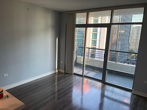 5th image of 425 W Beech St Unit 1103