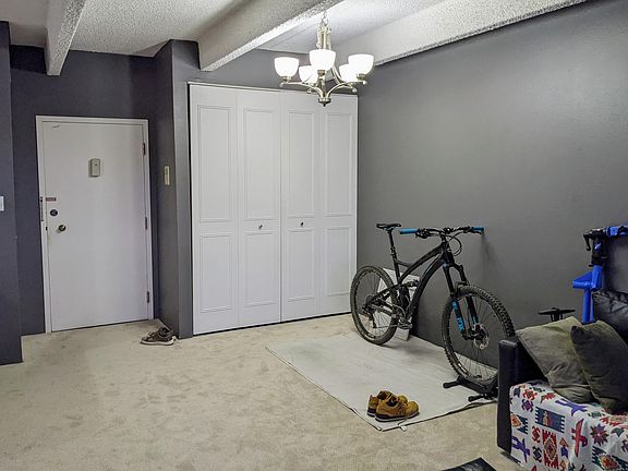 Room for dining