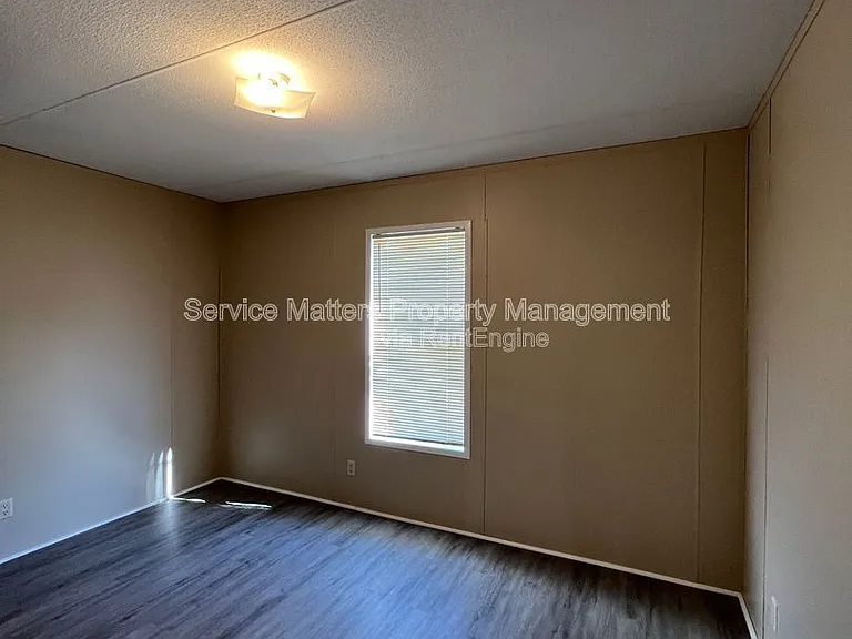 4825 Douglas Dr — Photo 12