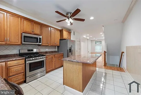 411 N Kenwood Ave — Photo 12