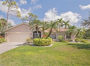 1060 Moon Lake Dr, Naples, FL 34104