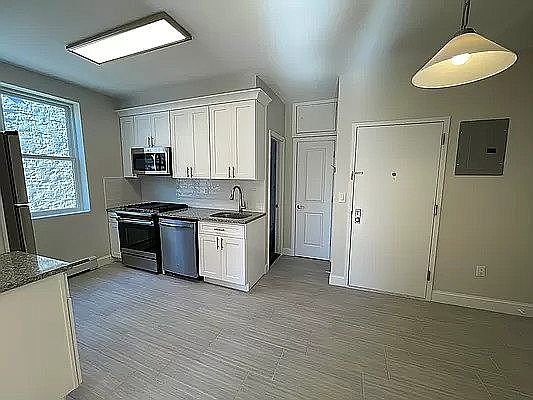 2nd image of 25-29 46th St #B2