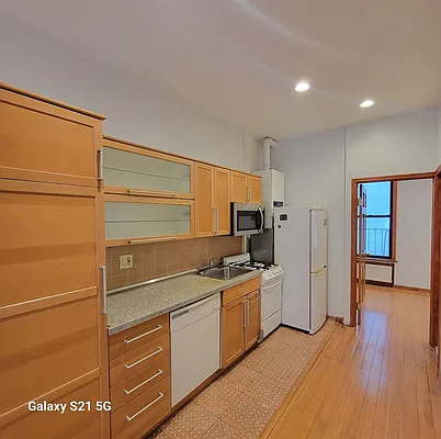 Rented by Oxford Property Group | media 4