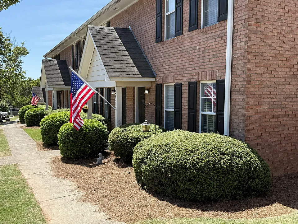 Cresthill Townhomes