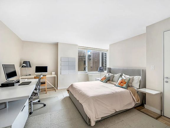 3rd image of 322 W 57th St APT 26F