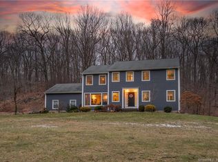 15 Bragdon Ave, Danbury, CT 06811