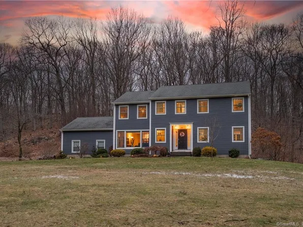 15 Bragdon Avenue, Danbury, CT 06811