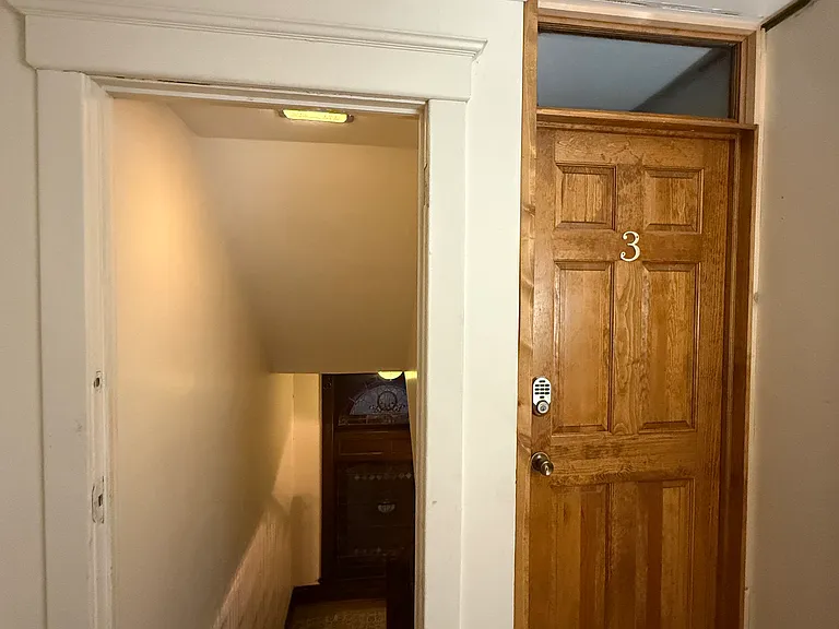 Apt 3.