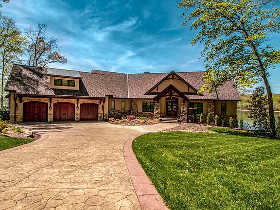 3rd image of 1438 Enclave Way