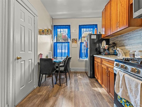 3rd image of 1517 jefferson Avenue #1 a