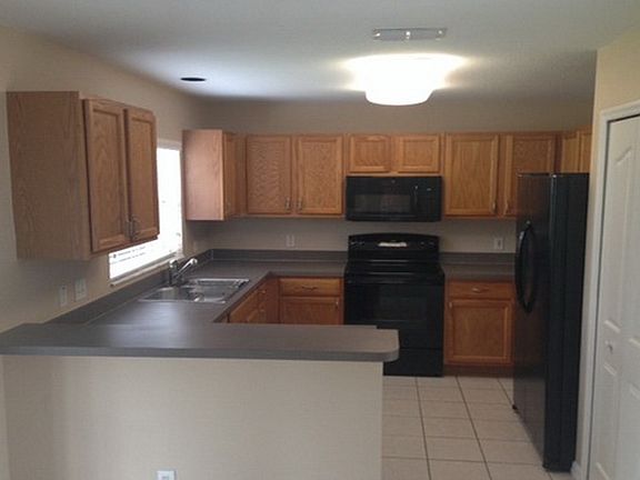 2nd image of 919 Clayton Dr
