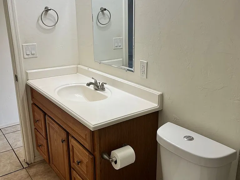 1303-1313 W Cedar St — Photo 39