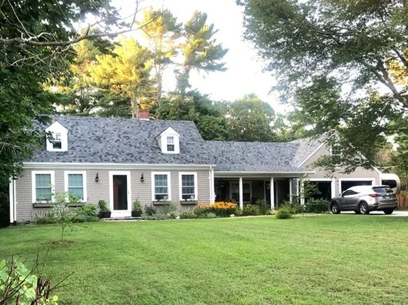 77 Marion Rd, Rochester, MA 02770