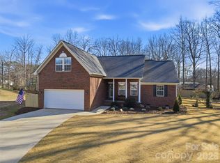 3043 Windsor Meadow Ln, Matthews, NC 28105