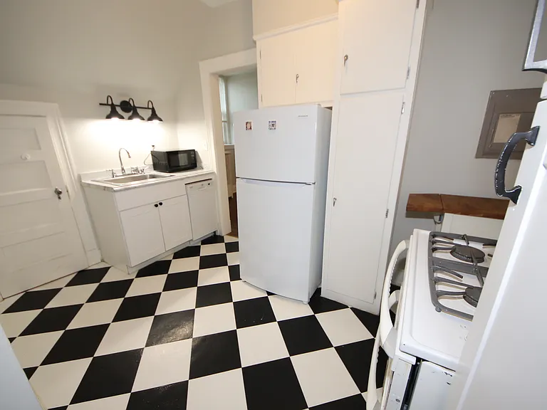 4109 Roland Ave #3F — Photo 7