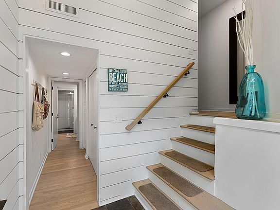 4th image of 1710 Live Oak Park