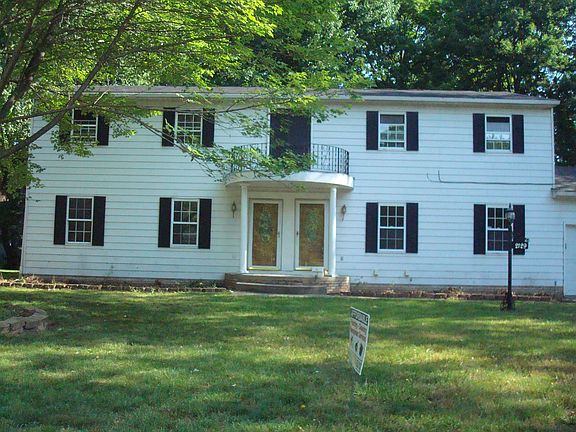 3rd image of 2129 White Oak Dr
