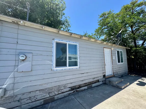1129 Norton Ave, Dos Palos, CA 93620