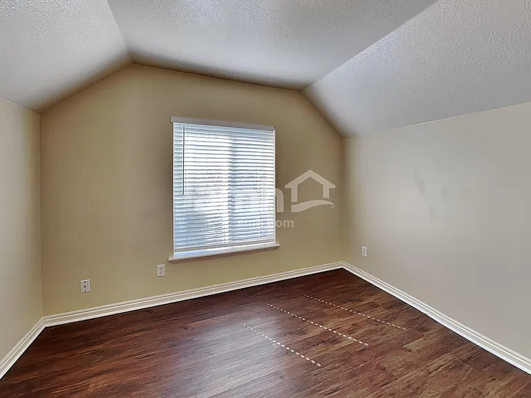 1444 S 50 W — Photo 17