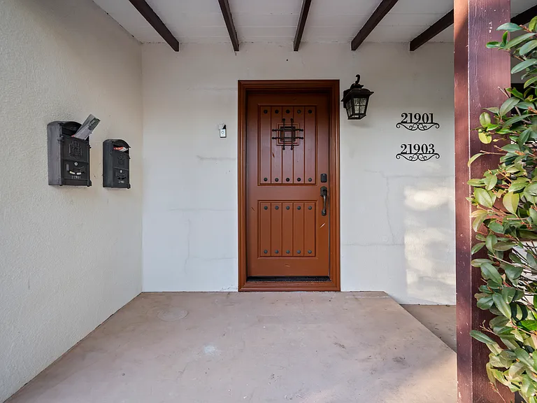 21901 Velicata St — Photo 26
