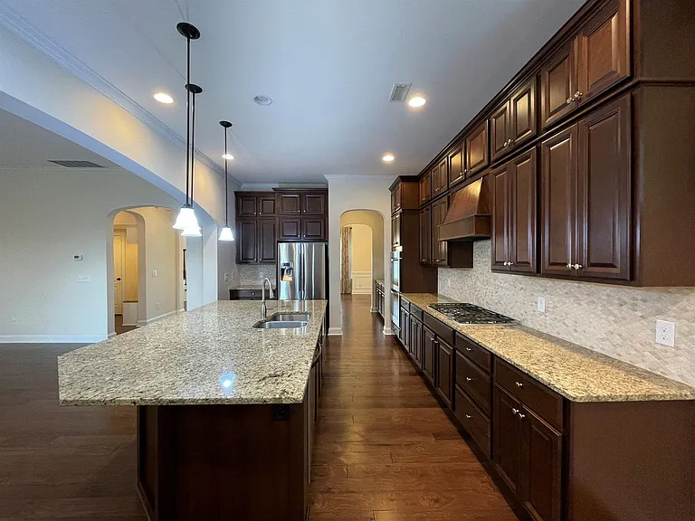 1223 Oleander Ln — Photo 6