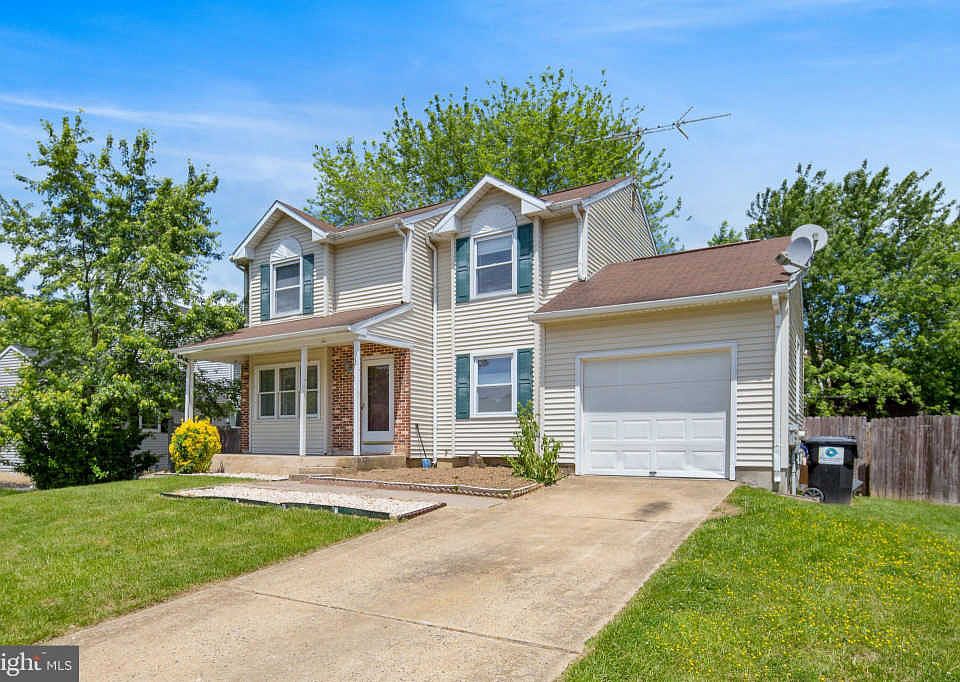 1st image of 3 Oakwood Cir