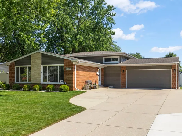 15W621 Diversey Ave, Elmhurst, IL 60126