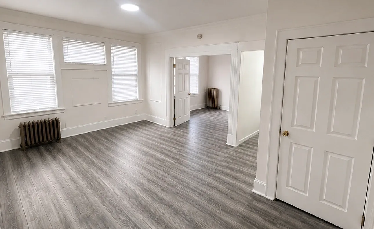 3 bed, $2,350 — Photo 2