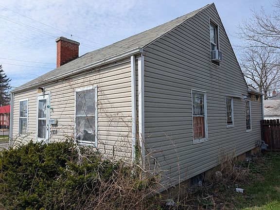 3rd image of 1332 E Hudson St